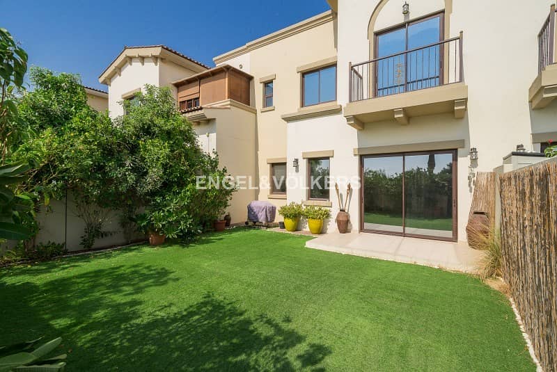 Single Row|Well Maintained |Landscaped Garden