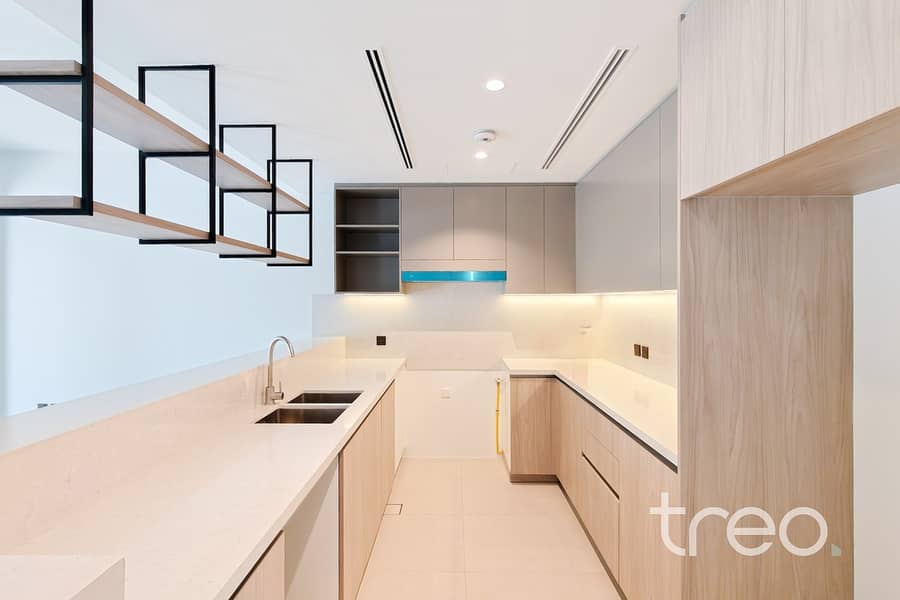 Single row | Available now | Park Facing - Image 4