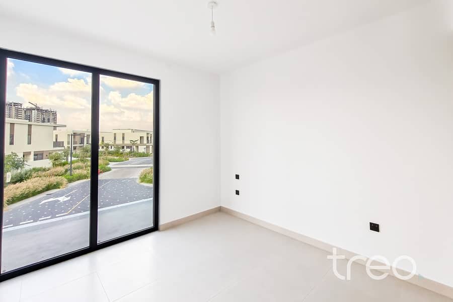 Single row | Available now | Park Facing - Image 6