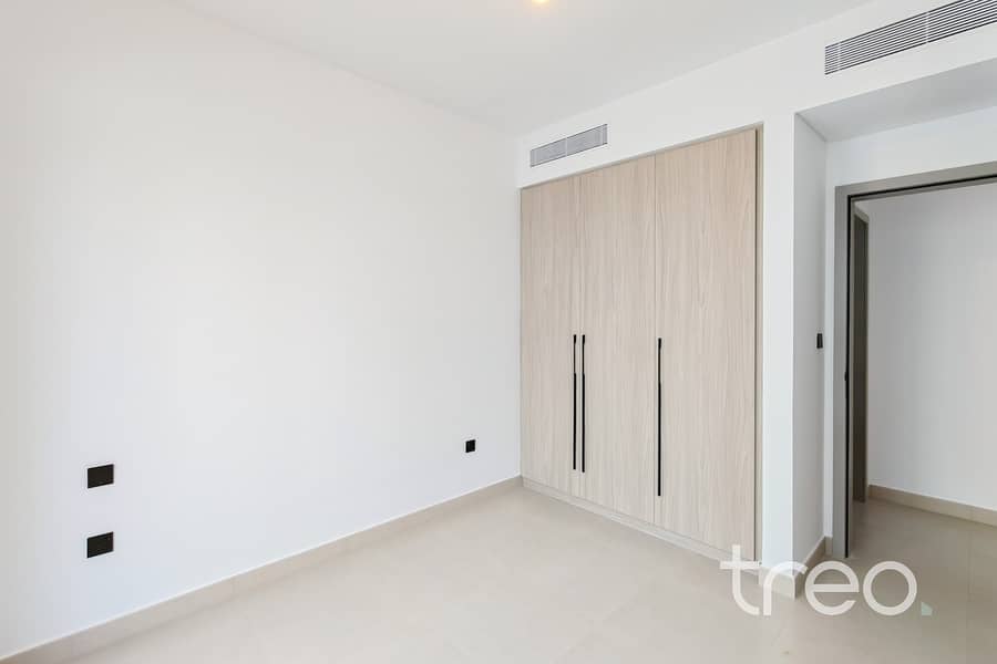 Single row | Available now | Park Facing - Image 7