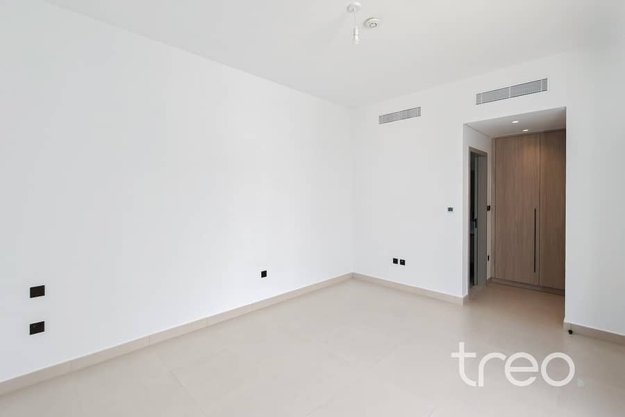 Single row | Available now | Park Facing - Image 16