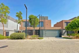 فيلا فاخرة من 5 غرف نوم | جاهزة للسكن | مسبح | سند ملكية حر متوفر