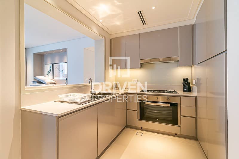 Bright and Luxurious Unit | Best Location
