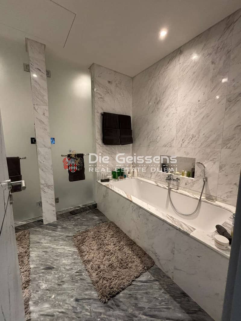 11 Masterbathroom-Creek-Harbour. jpg