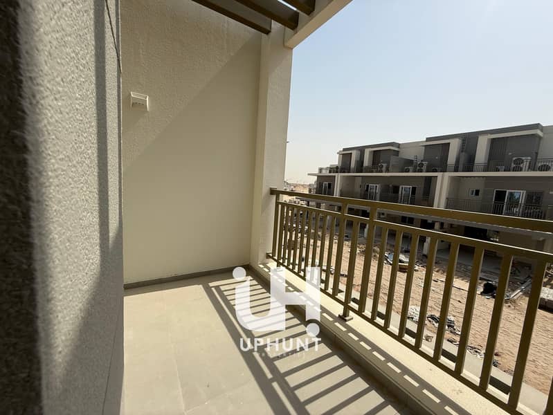 MIDDLE UNIT | MULTIPLE OPTIONS | WALKING DISTANCE LAGOONS | NON NEGOTIABLE PRICE | - Image 7