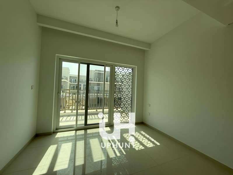 MIDDLE UNIT | MULTIPLE OPTIONS | WALKING DISTANCE LAGOONS | NON NEGOTIABLE PRICE | - Image 9