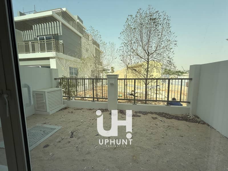 MIDDLE UNIT | MULTIPLE OPTIONS | WALKING DISTANCE LAGOONS | NON NEGOTIABLE PRICE | - Image 12