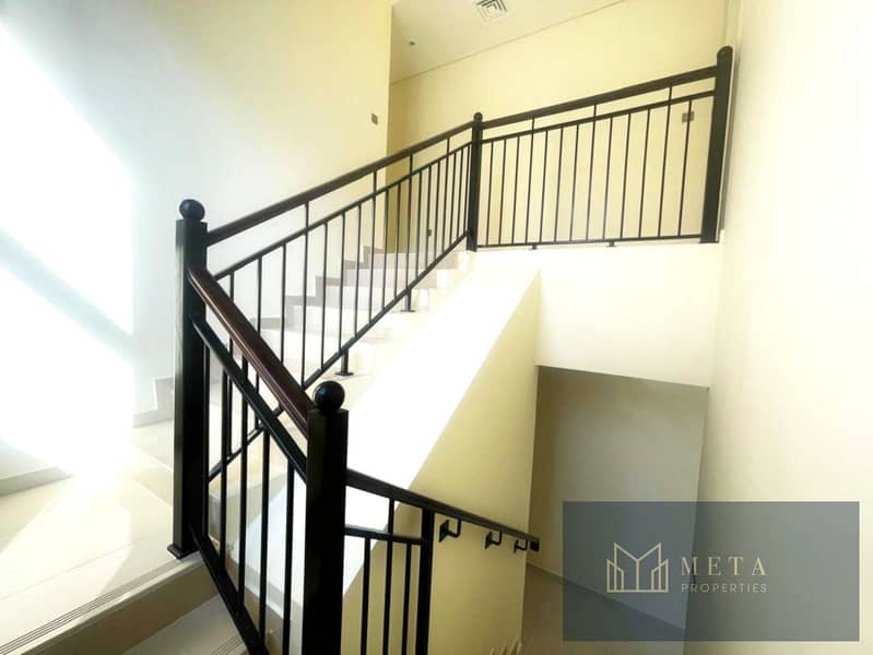 Beautiful 3Bedroom+maid-Big Close kitchen-5 Bathrooms -Garden done Townhouse, Close to Pool and Park