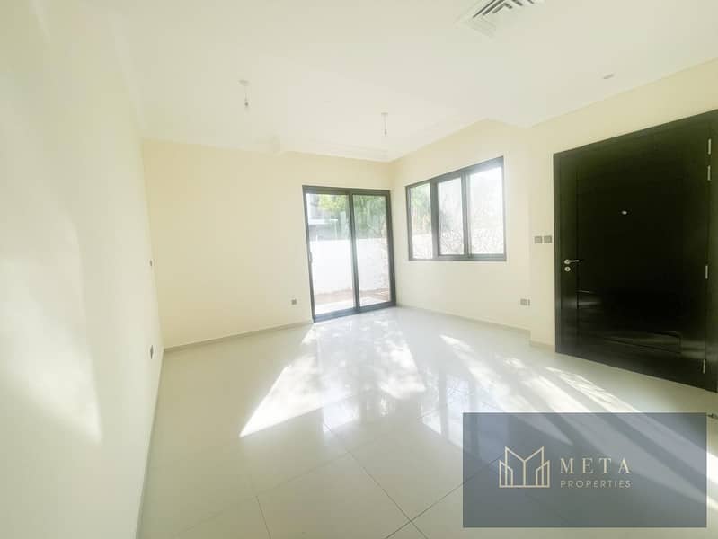 Beautiful 3Bedroom+maid-Big Close kitchen-5 Bathrooms -Garden done Townhouse, Close to Pool and Park