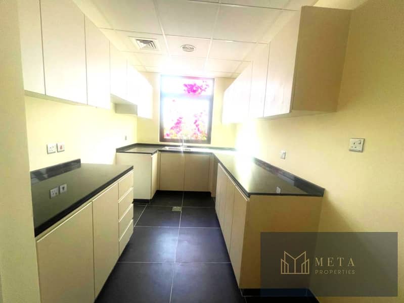 Beautiful 3Bedroom+maid-Big Close kitchen-5 Bathrooms -Garden done Townhouse, Close to Pool and Park