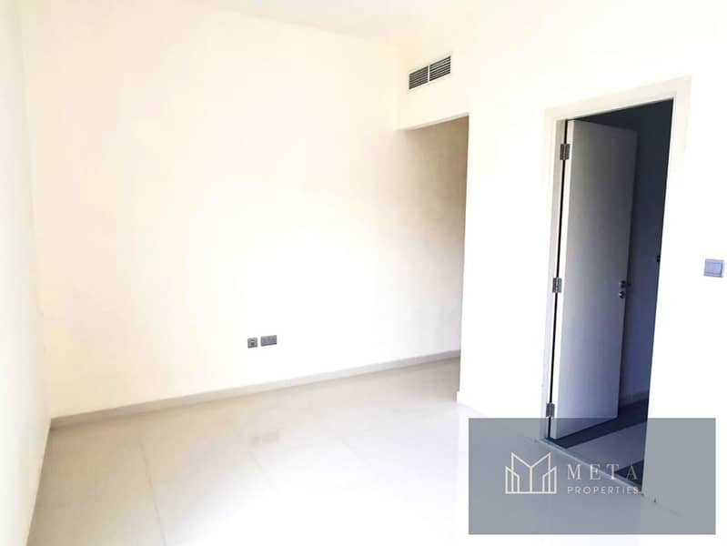 Beautiful 3Bedroom+maid-Big Close kitchen-5 Bathrooms -Garden done Townhouse, Close to Pool and Park - Image 15