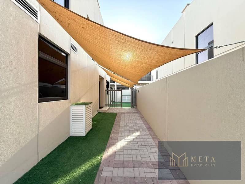 Beautiful 3Bedroom+maid-Big Close kitchen-5 Bathrooms -Garden done Townhouse, Close to Pool and Park - Image 19