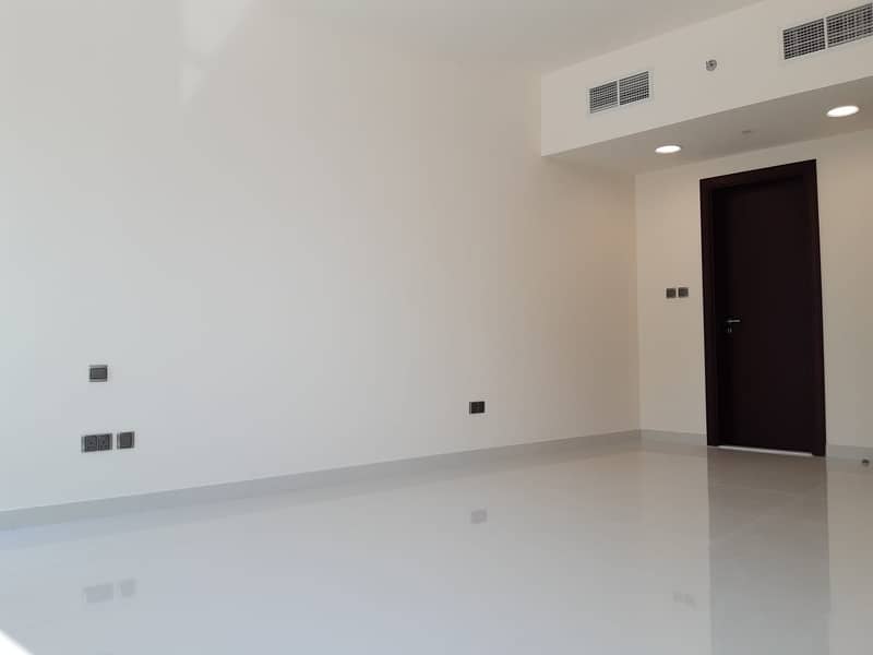 Brand New Tower: Spacious 2 Bedrooms+4 Bathrooms+Maid room 85k 3 Payments in Danet Area