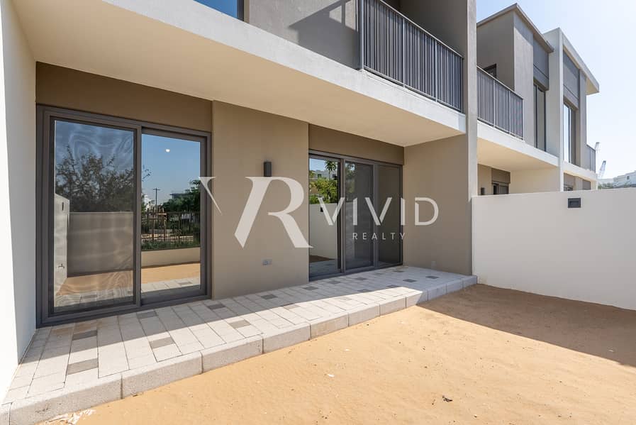 Pool and Park | Fully Upgraded | Sunset Backyard - Image 4