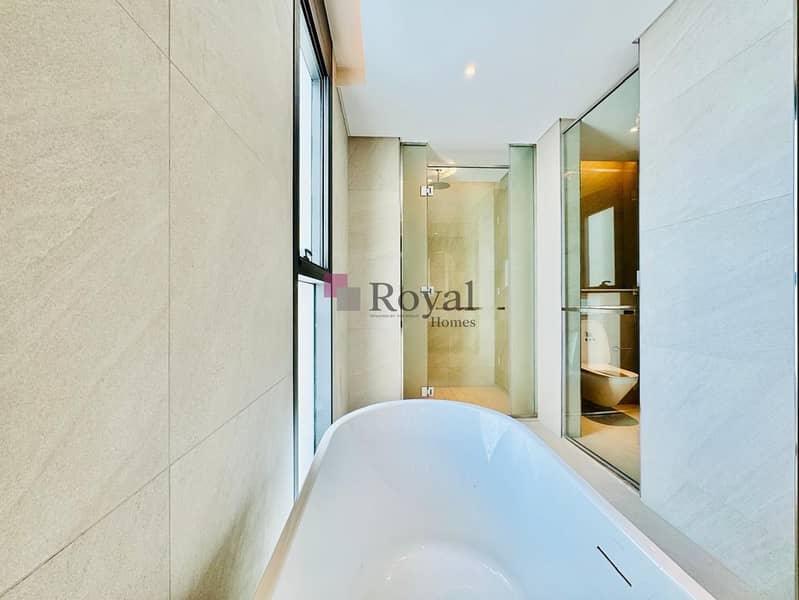 Ultra-Luxury Seafront Corner Villa | Private Pool & Lift | Danah Bay - Image 34