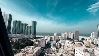 اطلاله بحرية كامله مع باركن تشطيب ملوكي فاخر ومساحات كبيرة جدا في قلب كورنيش عجمان