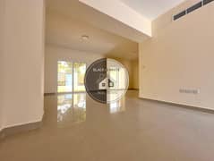 فيلا واسعة وغير مفروشة بثلاث غرف نوم | المرحلة الث