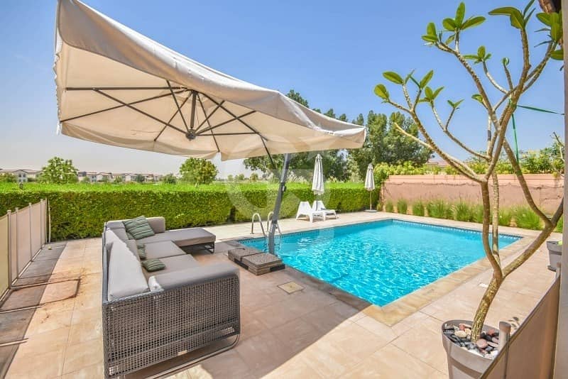 Luxury 5 bedroom villa in Sienna Lakes for Sale