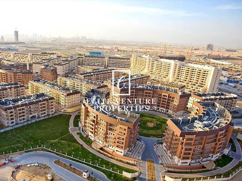 PRIME LOCATION | LUXURIOUS LIVING | ELEGANT STUDIO - Image 6