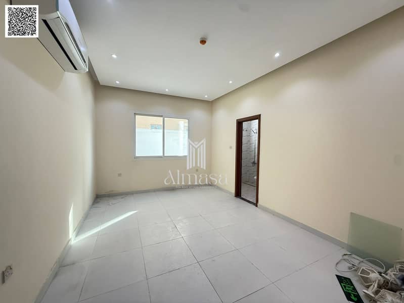 14 a98b770e-3289-4dd1-9a45-ad8efcc72860. jpg