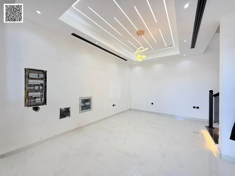 Exceptional Opportunity | Spacious Villa on Main Street - View 3