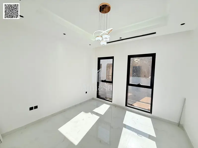 Exceptional Opportunity | Spacious Villa on Main Street - More