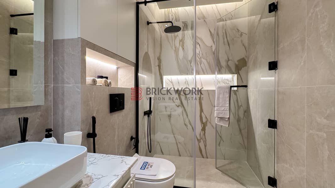 5 Copy of bathroom. jpg