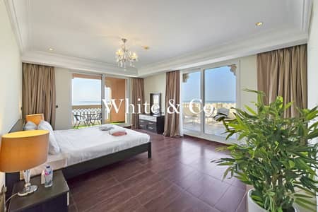 2 Bedroom Apartment for Sale in Palm Jumeirah, Dubai - Huge Terrace | Sea + Sunset View | Vacant