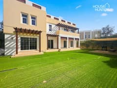 فیلا في راحات،مدن 5 غرف 325000 درهم - 13873662