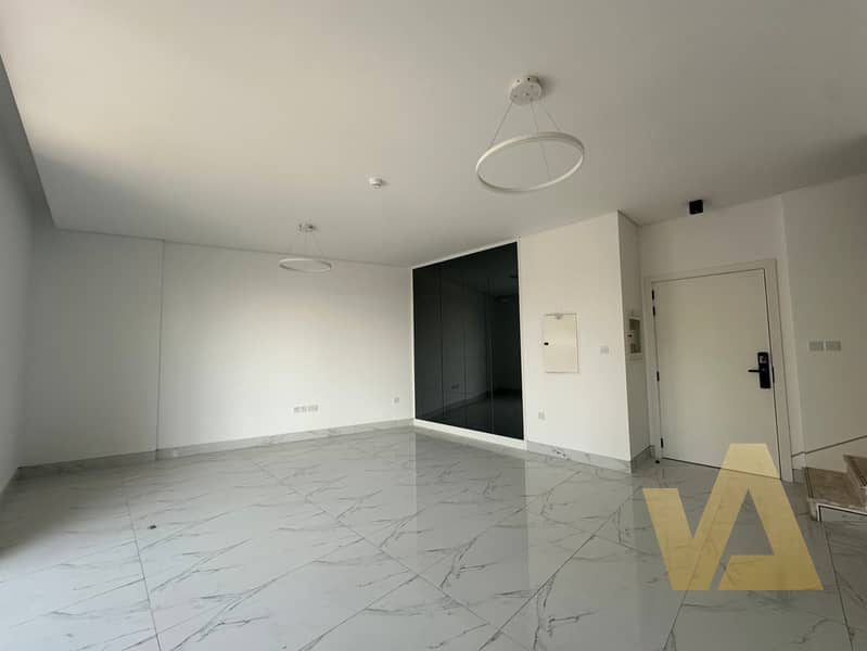 Duplex | Corner unit | With kitchen appliances - Image 1