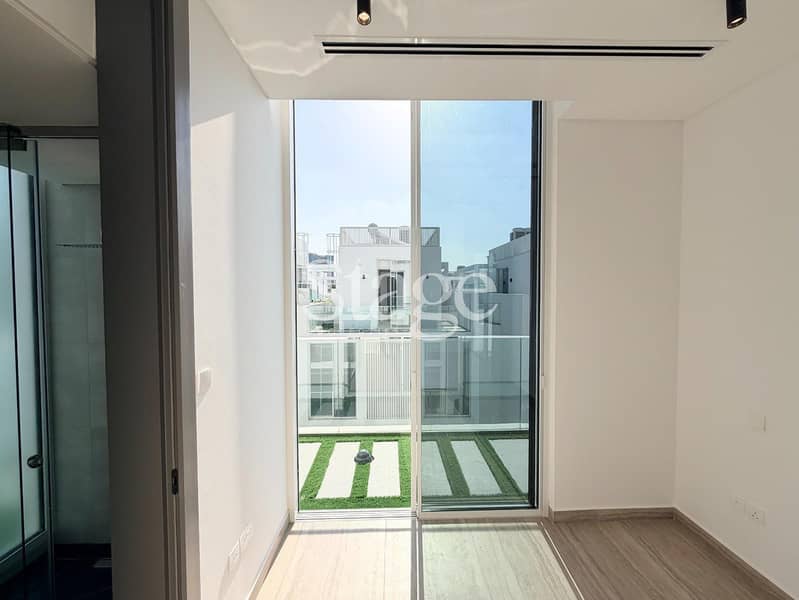 Exclusive Luxury 4BR+M | Brand New | Rooftop Pool - Image 9