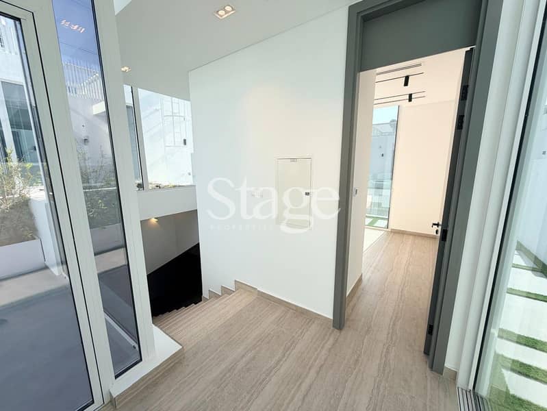 Exclusive Luxury 4BR+M | Brand New | Rooftop Pool - Image 10