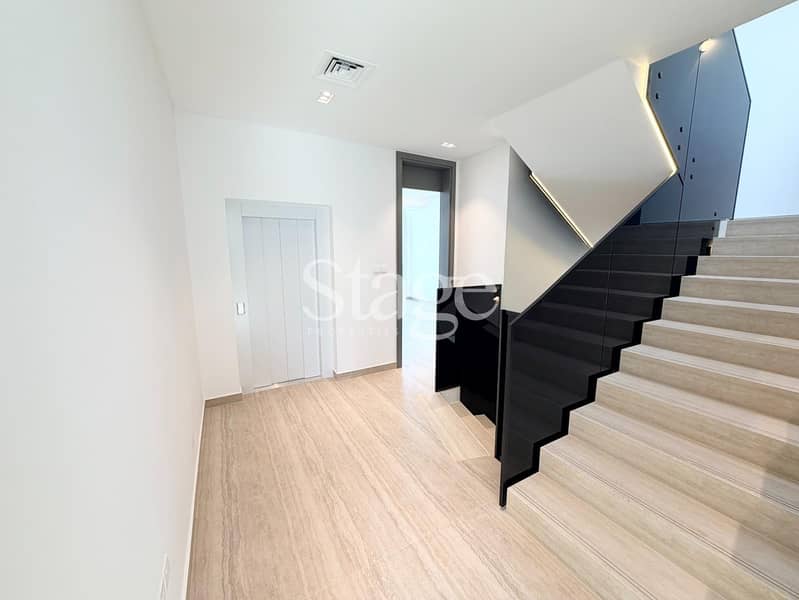 Exclusive Luxury 4BR+M | Brand New | Rooftop Pool - Image 6