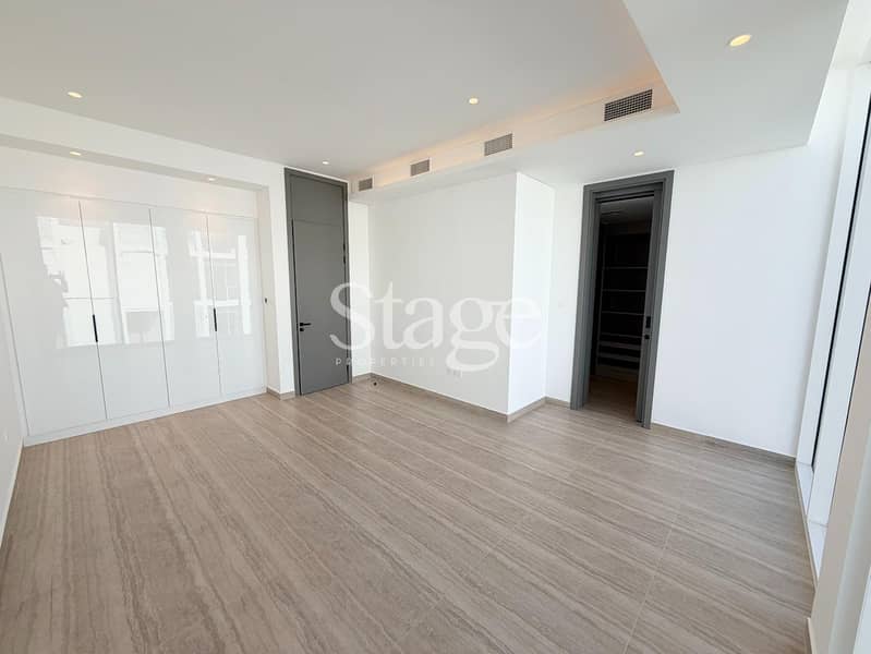 Exclusive Luxury 4BR+M | Brand New | Rooftop Pool - Image 13