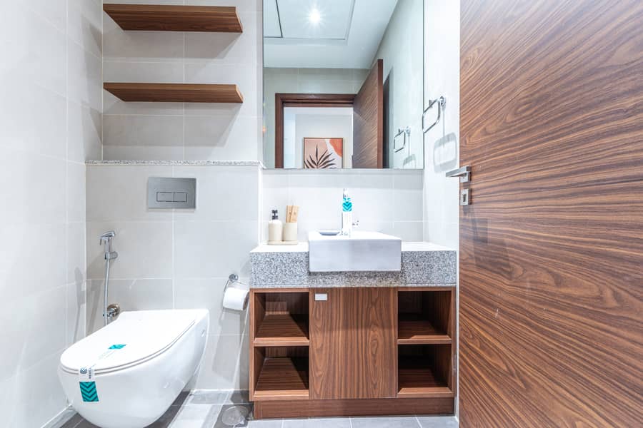 19 Washroom 2. jpg