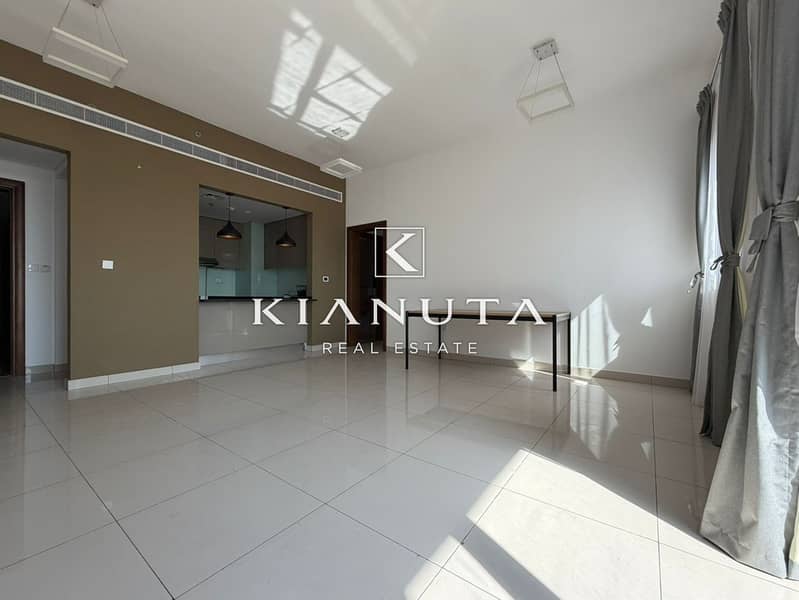 CORNER | SPACIOUS | OPEN VIEW | LOCATED | PARKING