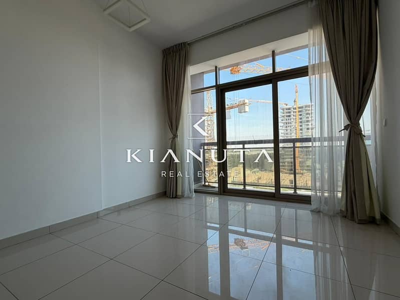 CORNER | SPACIOUS | OPEN VIEW | LOCATED | PARKING - Image 11