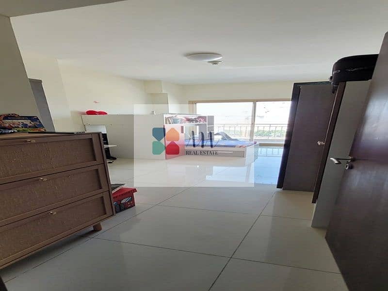 Stunning 2 BR Apartment in The Manhattan Tower, JVC