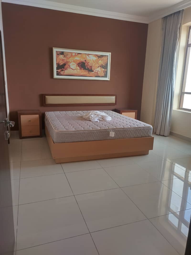 2 Bhk available good for family sharing allowed near Dubai Al Nhada 1 Full furnished apartment available Rady to move available Rent 70k one car parking Free available 4 payment only - Image 11