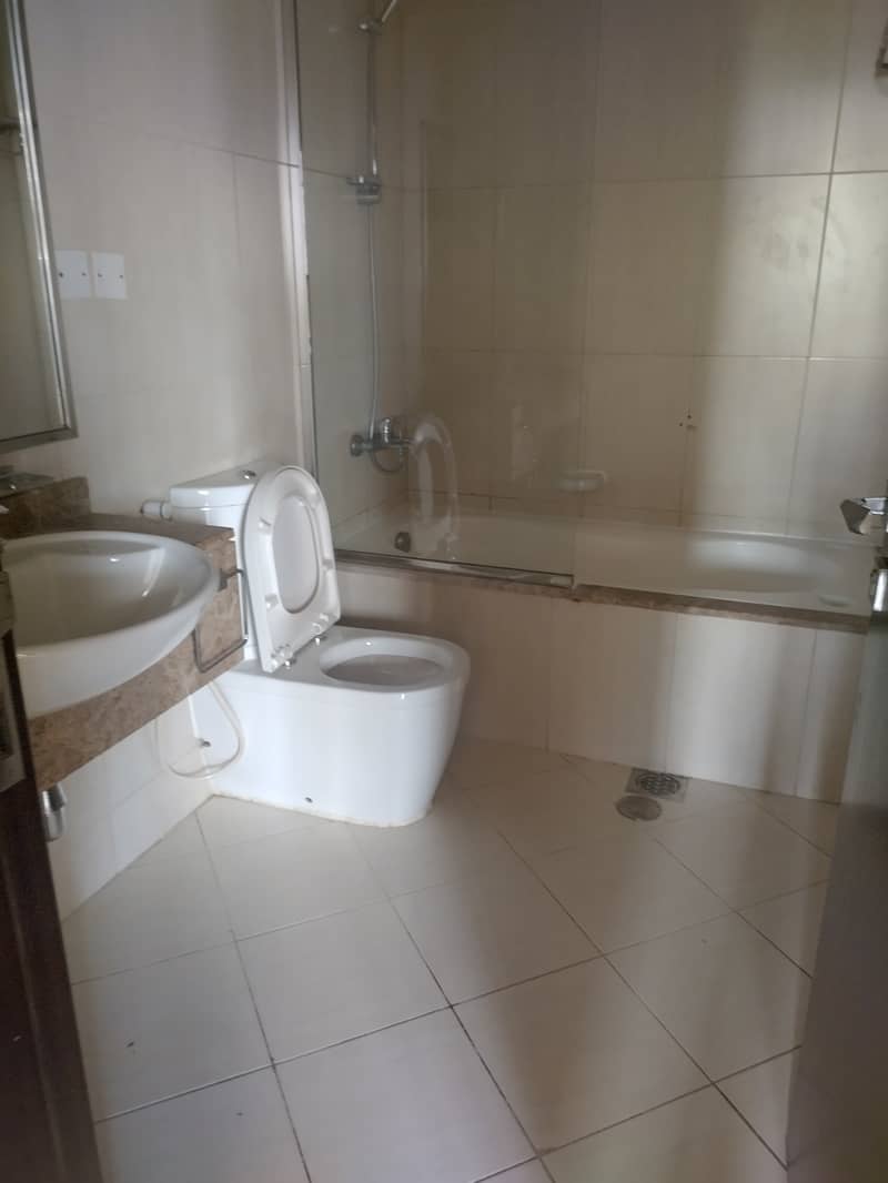 2 Bhk available good for family sharing allowed near Dubai Al Nhada 1 Full furnished apartment available Rady to move available Rent 70k one car parking Free available 4 payment only - Image 12
