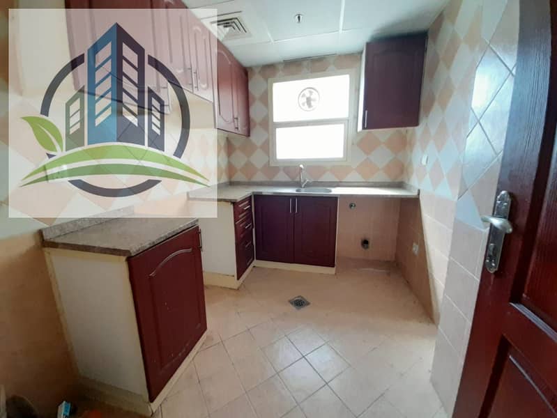 Close to Zulekha hospital 1Bhk Available Rent 48K -Balcony