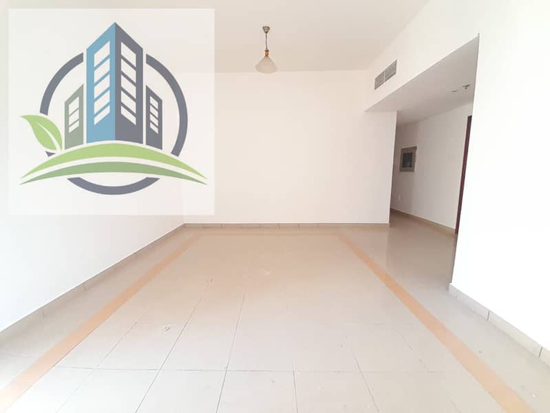 Close to Zulekha hospital 1Bhk Available Rent 48K -Balcony