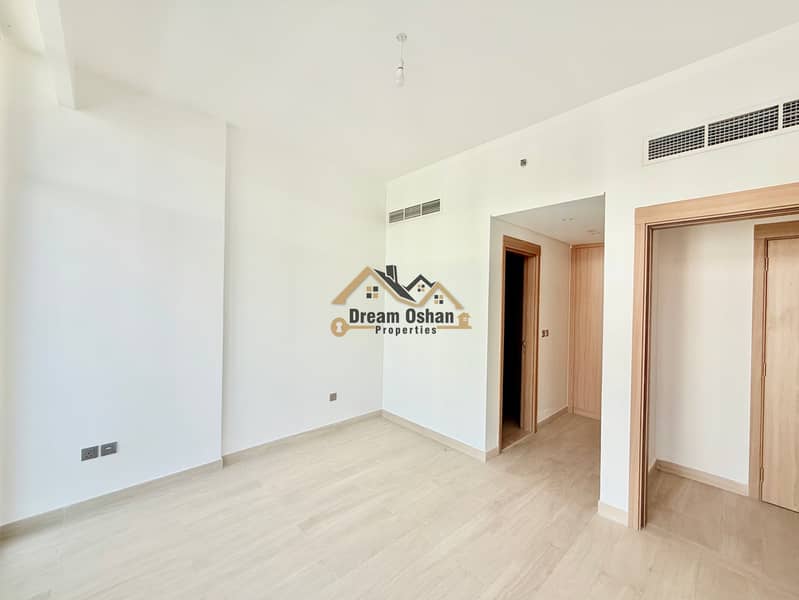 Panoramic | Chiller Free | Specious | Multiple Cheques - Image 10