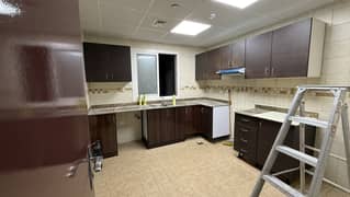 شقة في ملكة ريزيدنسي،المرقبات،ديرة 2 غرف 80000 درهم - 13503527