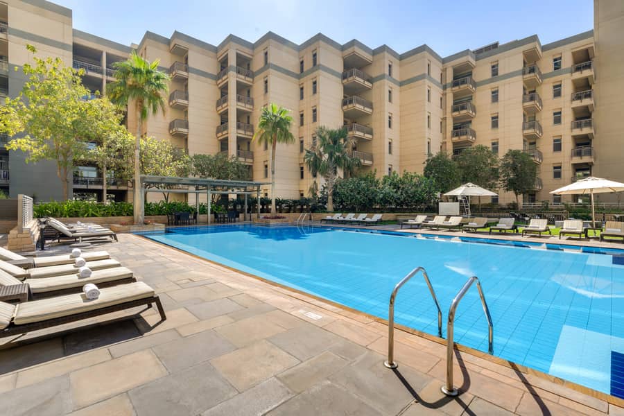 15 H1P9_pool_apartment_3. jpg