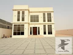 فيلا عصرية جديدة كلياً مكونة من 5 غرف نوم | حديقة كبيرة