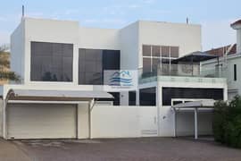 فيلا حديثة مفروشة بالكامل مكونة من 5 غرف نوم | موق