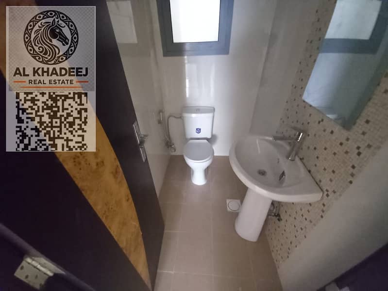11 aafddf47-97ca-4ad8-8168-59f90f0d47cd. jpg