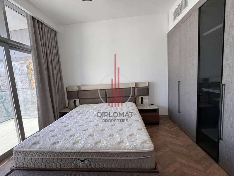 Luxurious | Fully Furnished | Prime Location - Image 5