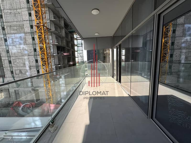 Luxurious | Fully Furnished | Prime Location - Image 9